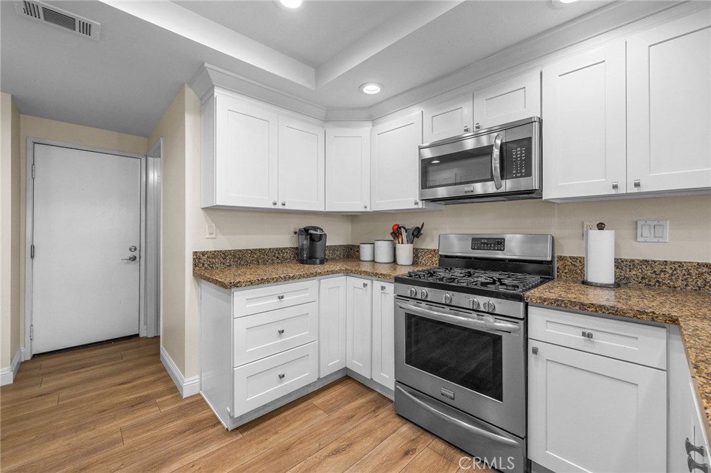 2027 Driftstone Property Photo 15