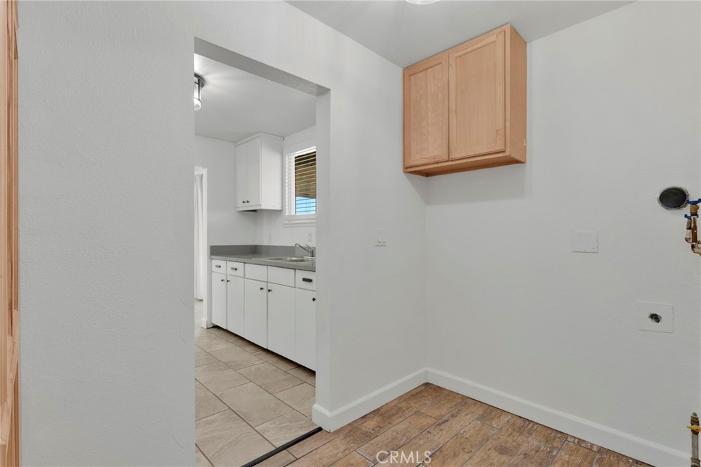 18200 Hercules Property Photo 12