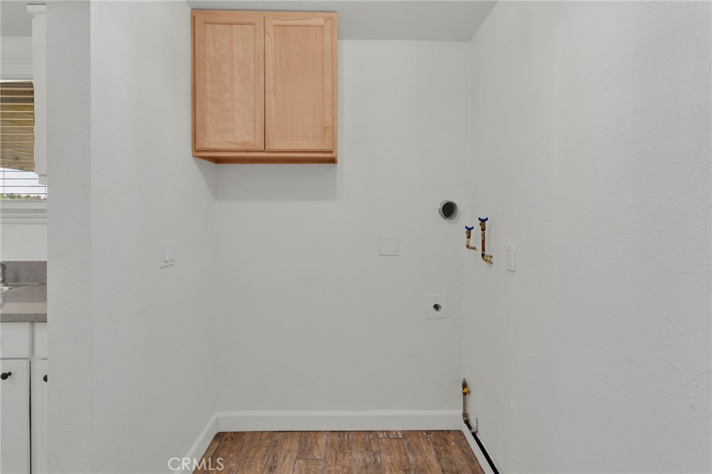18200 Hercules Property Photo 13