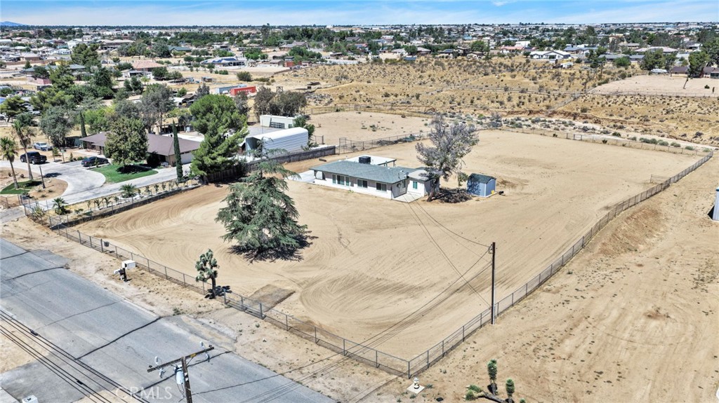 18200 Hercules Property Photo 31