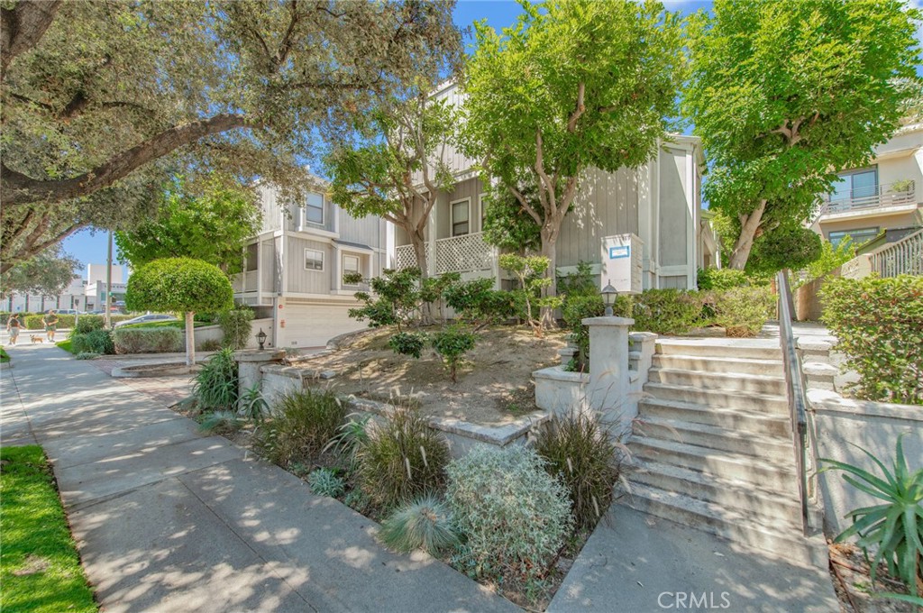 965 E Del Mar Boulevard 4 Property Photo 1
