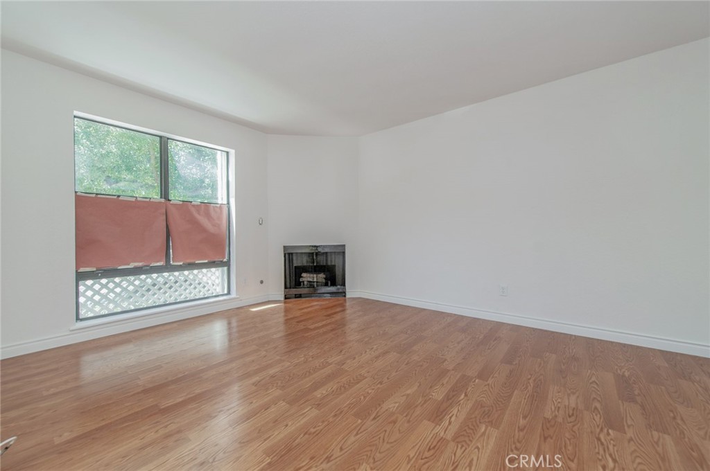 965 E Del Mar Boulevard 4 Property Photo 9