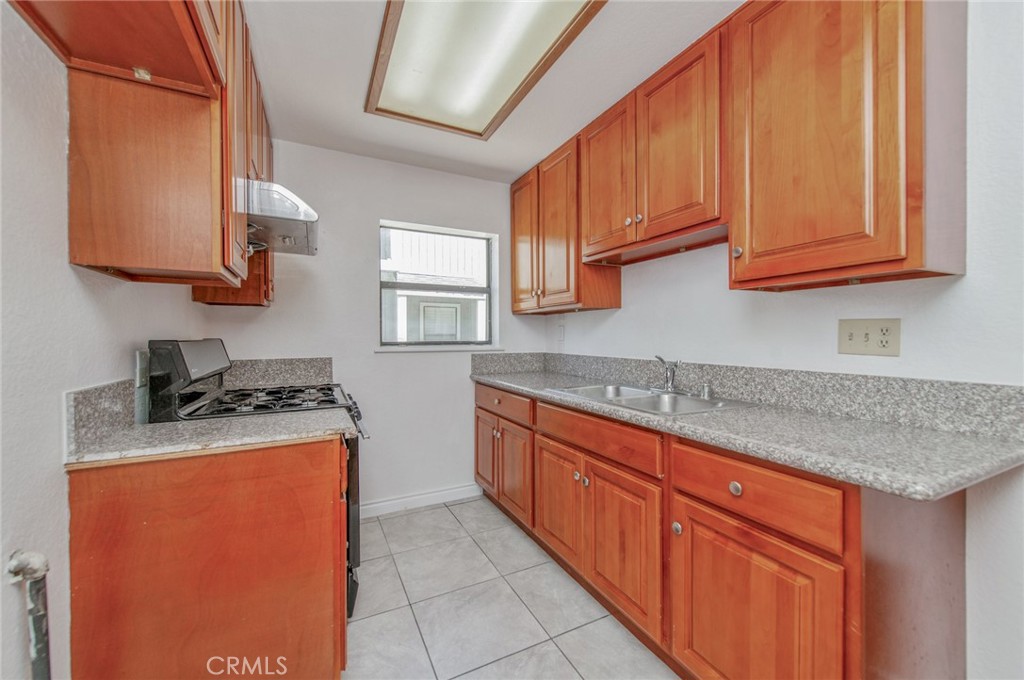 965 E Del Mar Boulevard 4 Property Photo 13