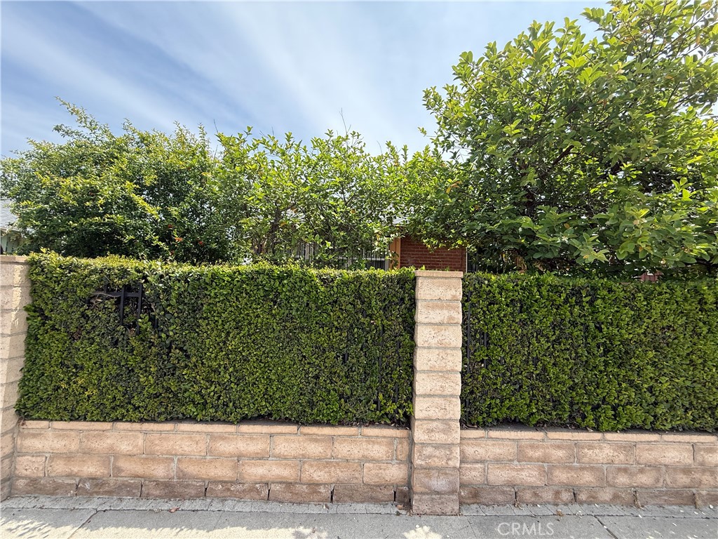 6030 Coldwater Canyon Property Photo 2