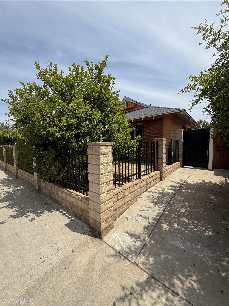 6030 Coldwater Canyon Property Photo 3