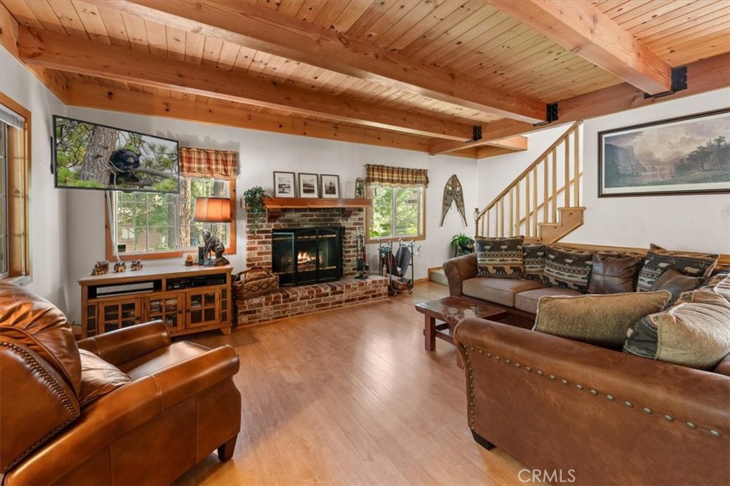 416 Pineview Property Photo 5