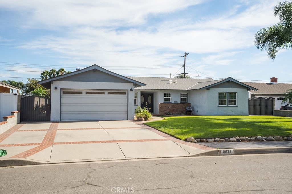 8671 La Vine Property Photo 2