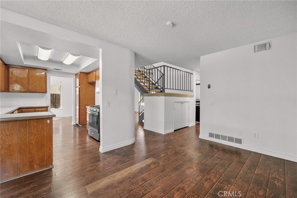 7553 Niagara Property Photo 8