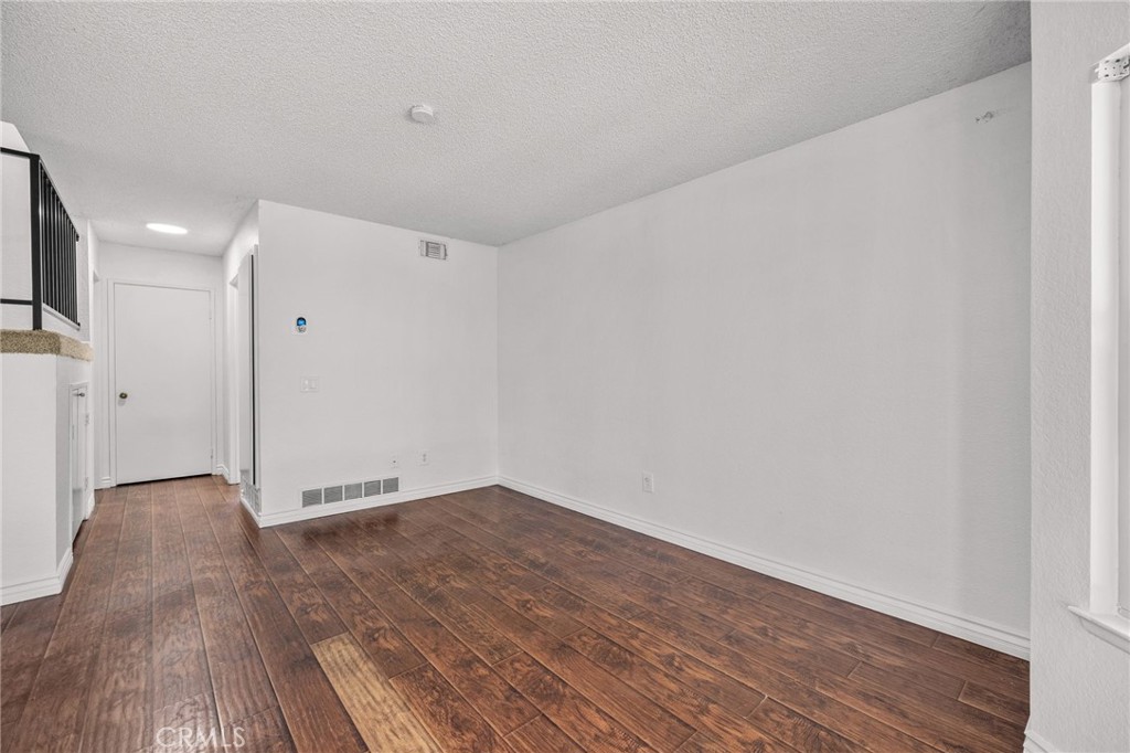 7553 Niagara Property Photo 9
