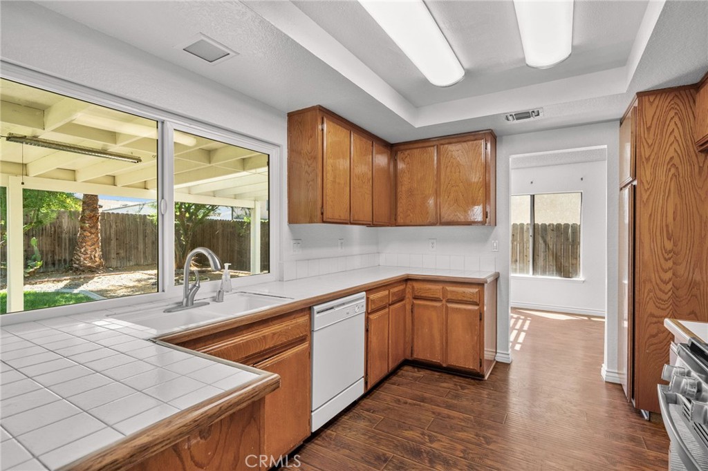 7553 Niagara Property Photo 10