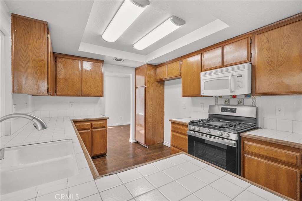 7553 Niagara Property Photo 11