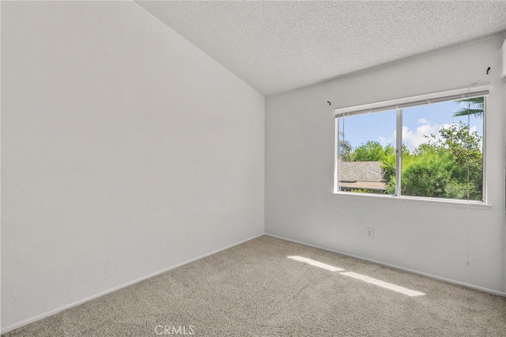 7553 Niagara Property Photo 28