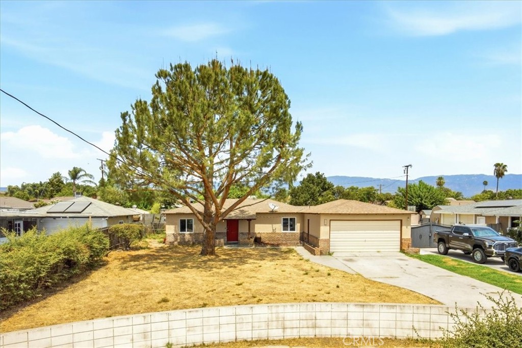 548 E Etiwanda Property Photo 4