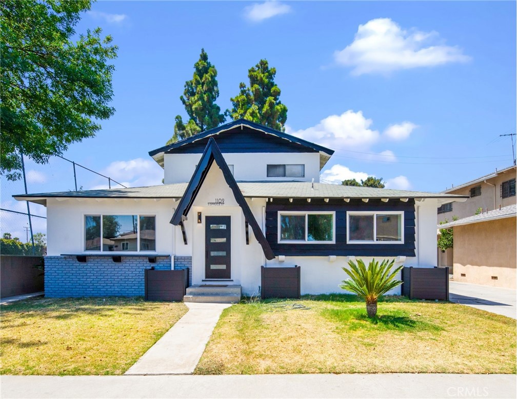 1109 S Spruce Street Property Photo 3