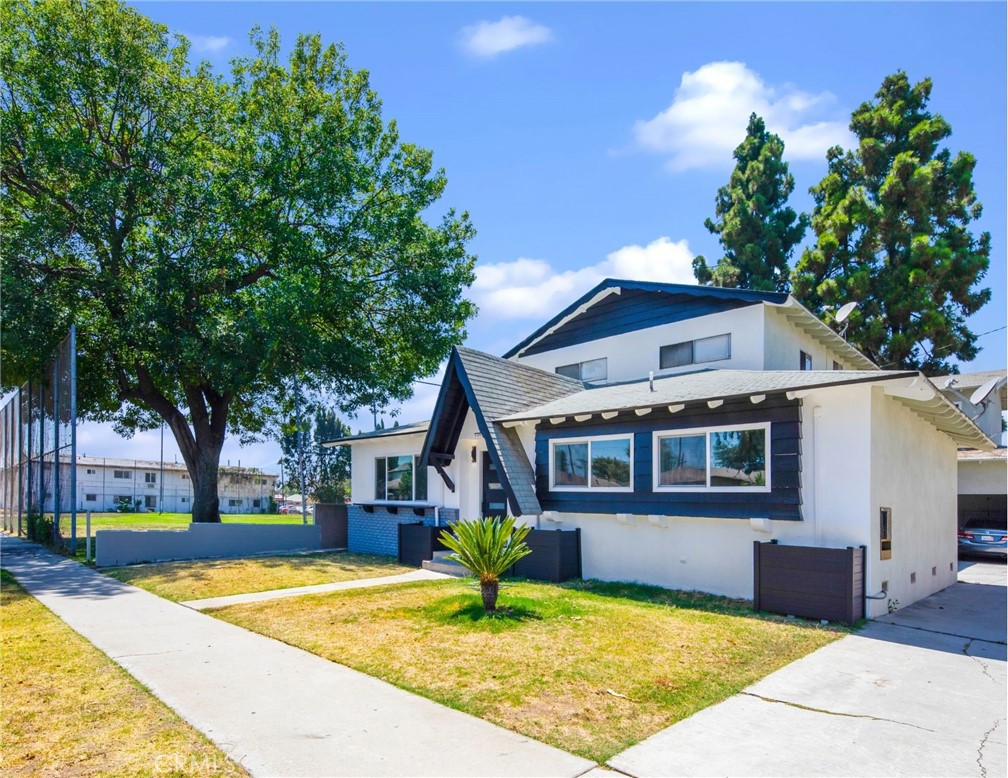 1109 S Spruce Street Property Photo 6