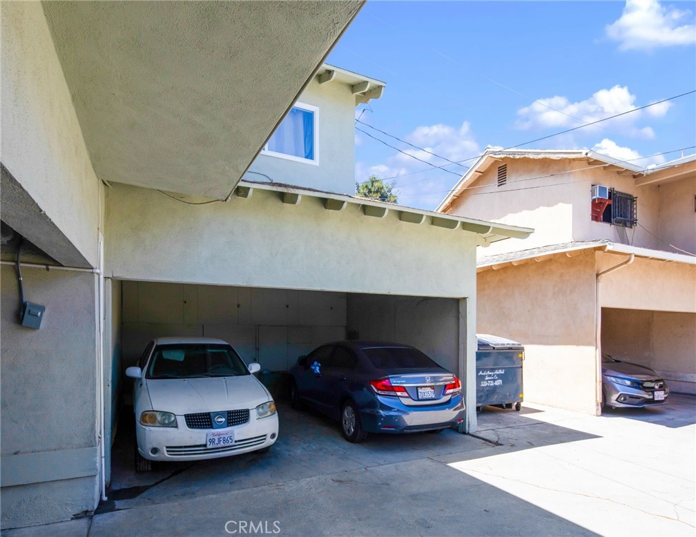 1109 S Spruce Street Property Photo 9