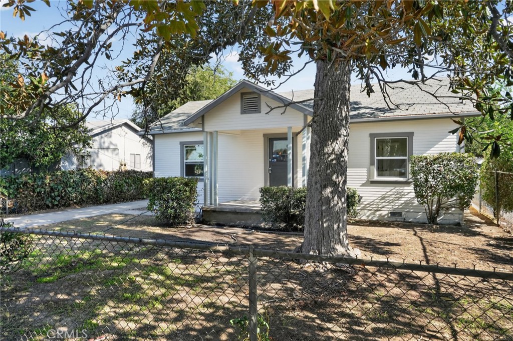 24232 4th Street Property Photo 1