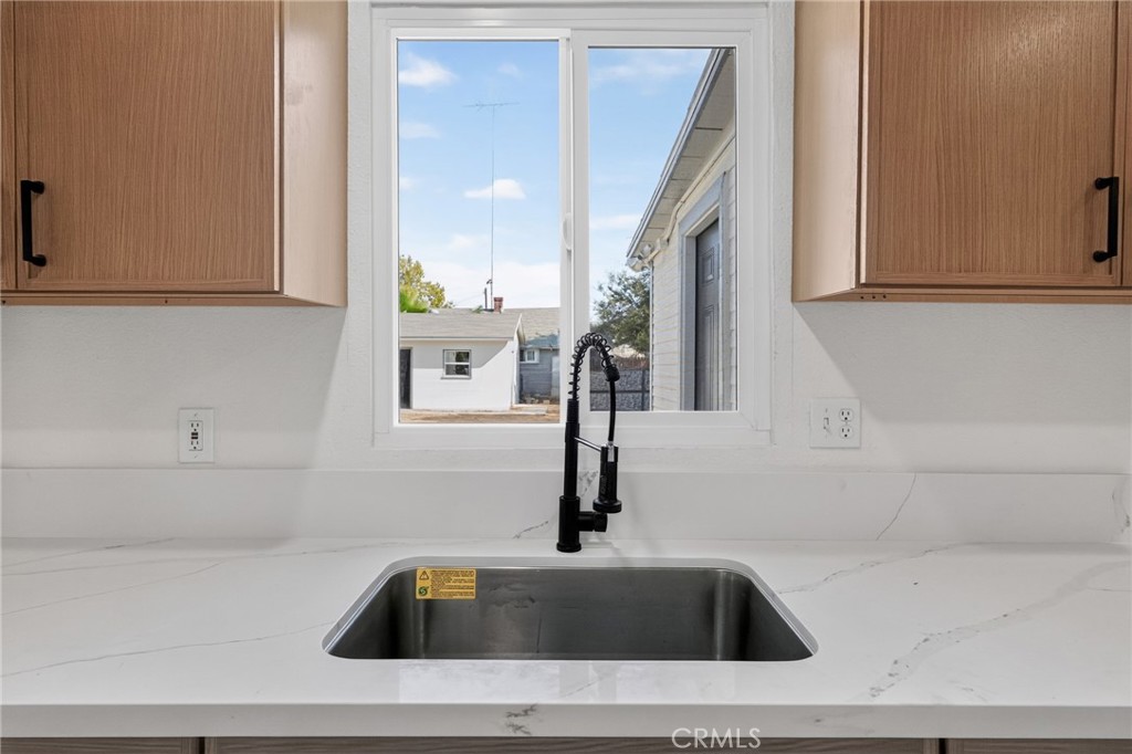 24232 4th Street Property Photo 4