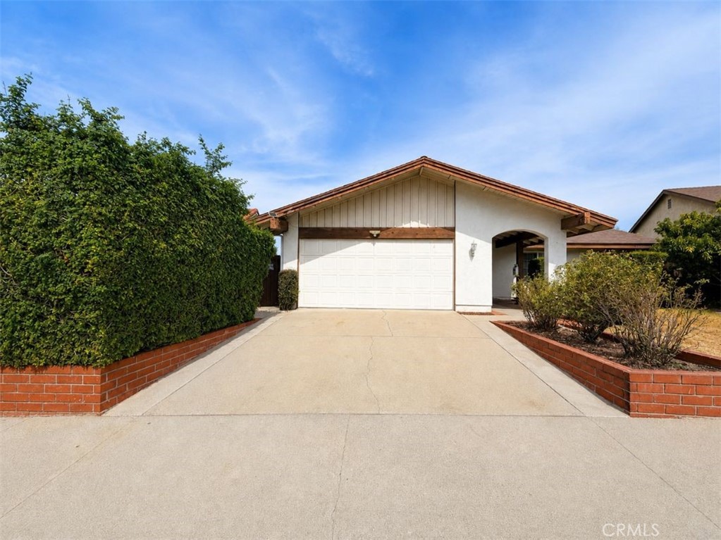 1640 Summer Lawn Property Photo 1