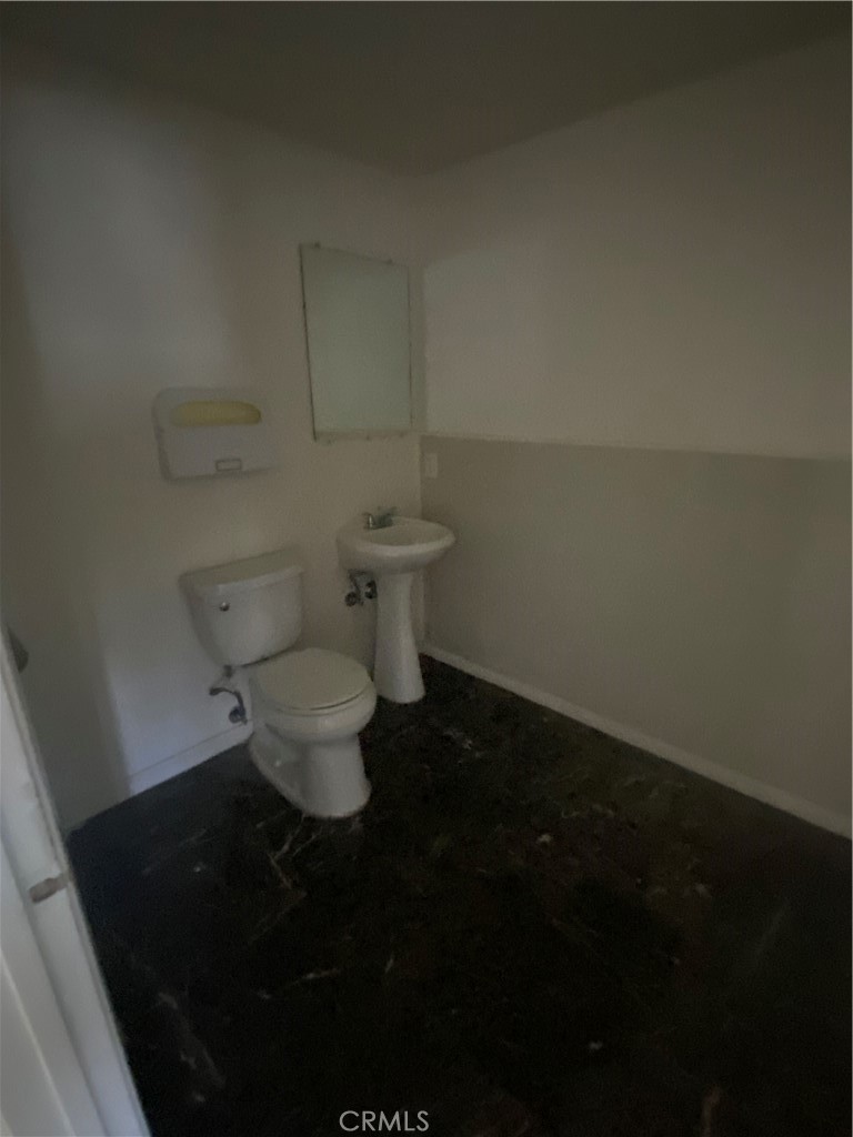 669 S 2nd Avenue Property Photo 7