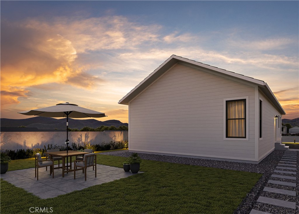 2637 Olive Property Photo 7