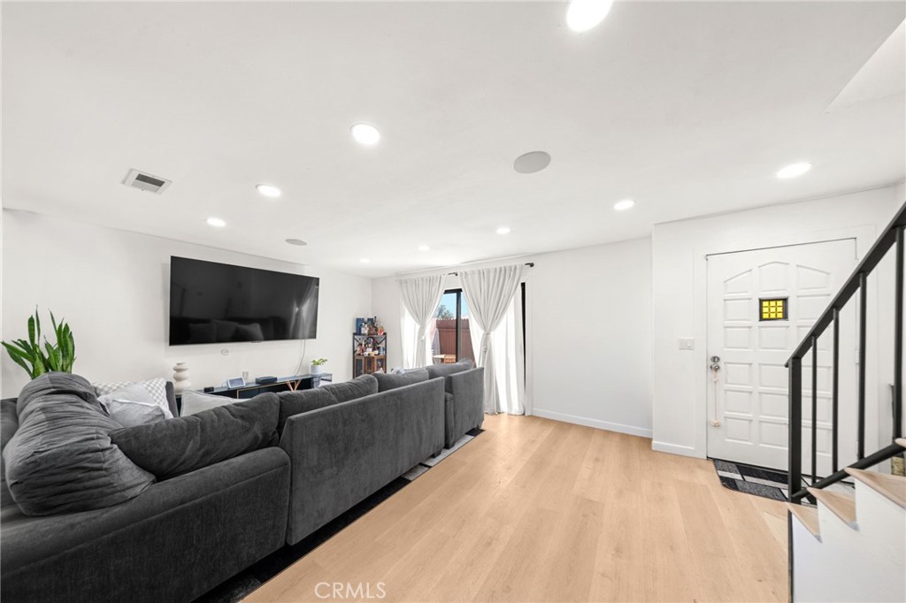 2729 Central Avenue H Property Photo 1