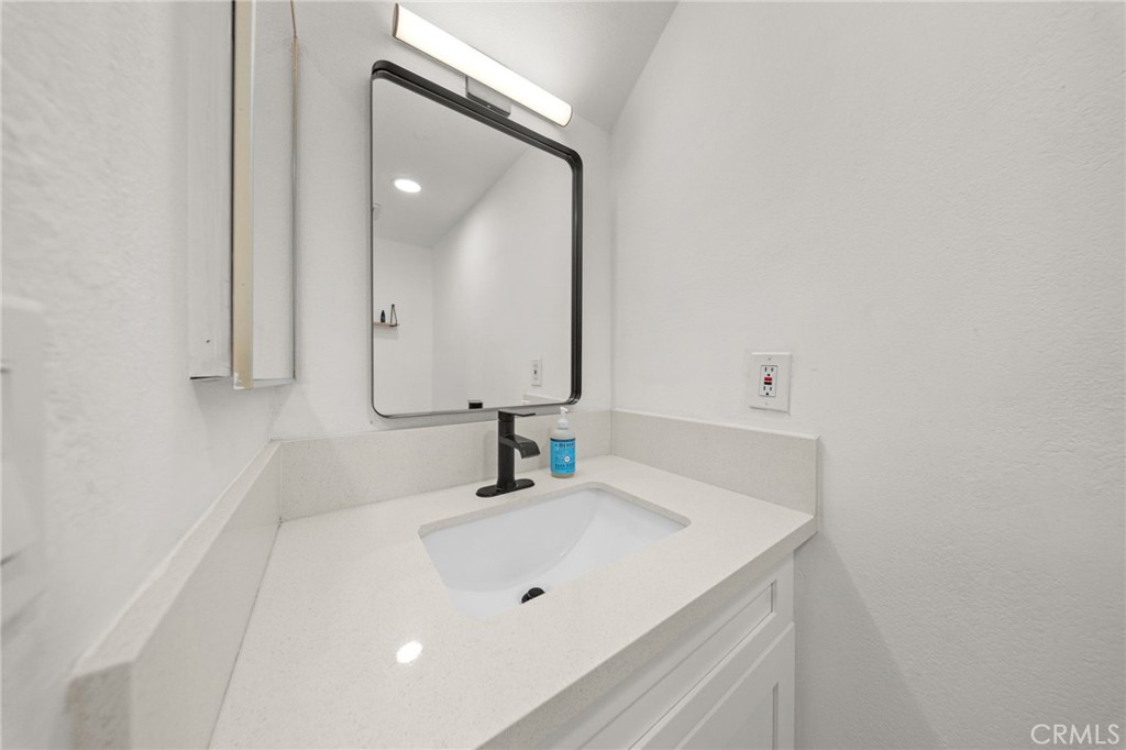 2729 Central Avenue H Property Photo 8
