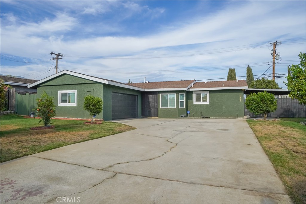 7405 Via Paraiso Property Photo 1