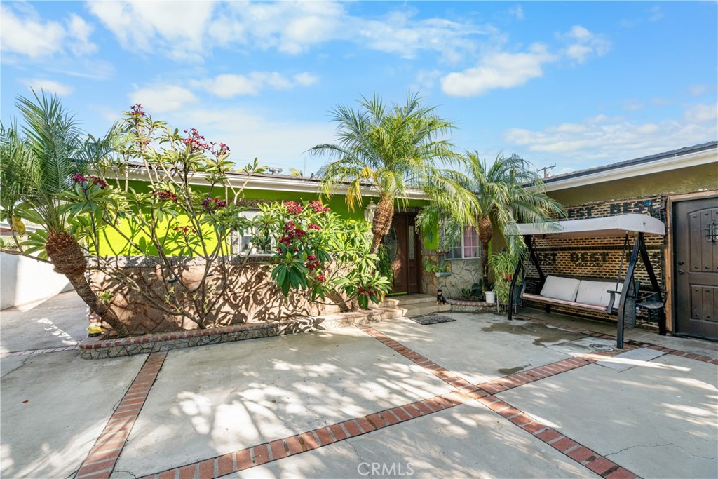 438 Cabana Property Photo 1