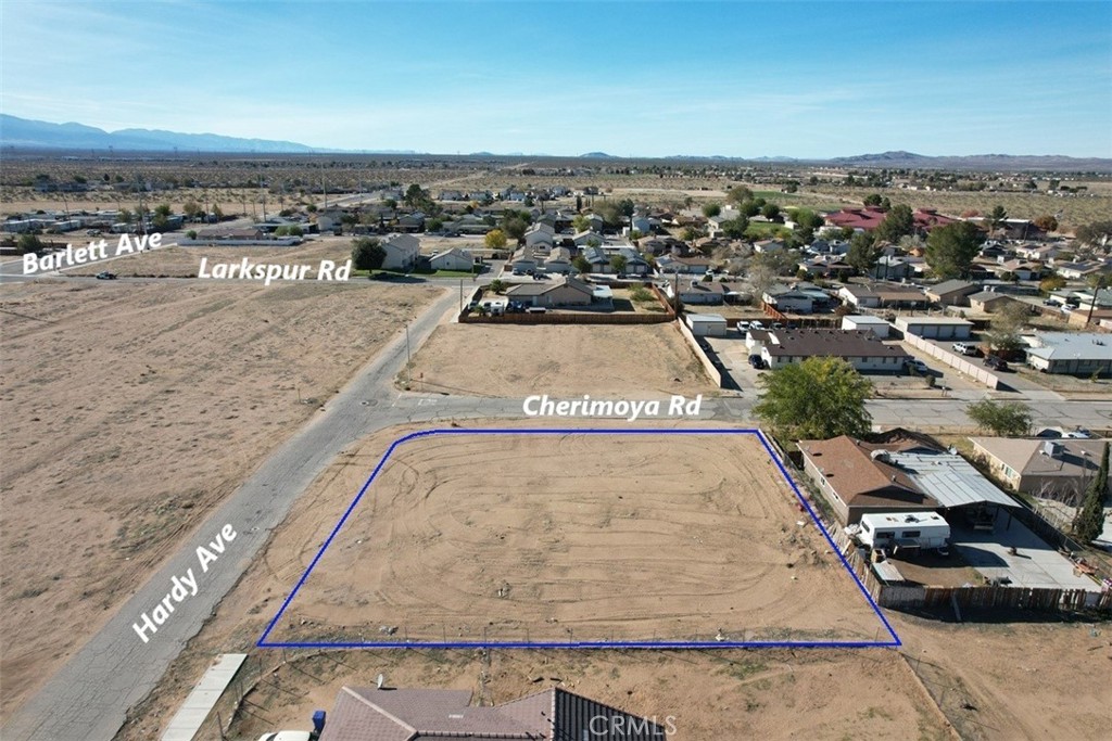 2 Hardy Property Photo 4