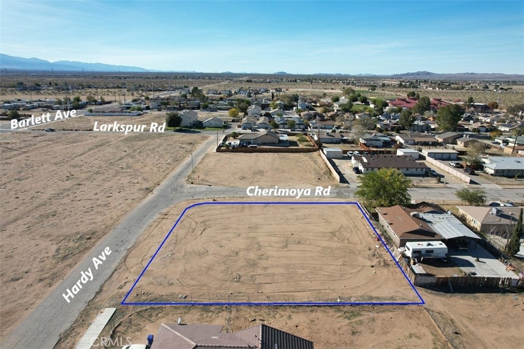 2 Hardy Property Photo 4