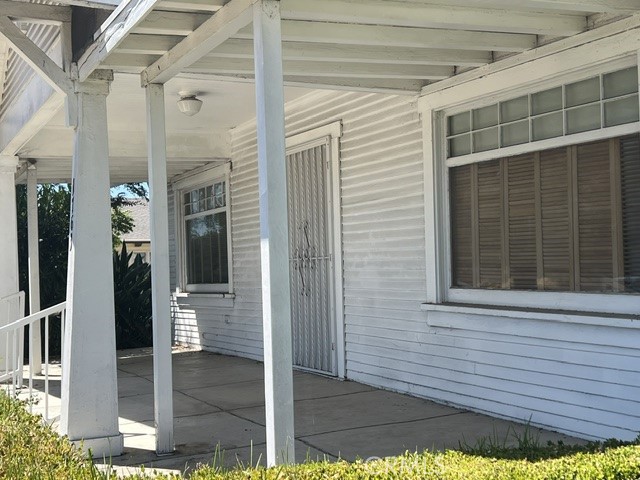1763 W 42nd Property Photo 2