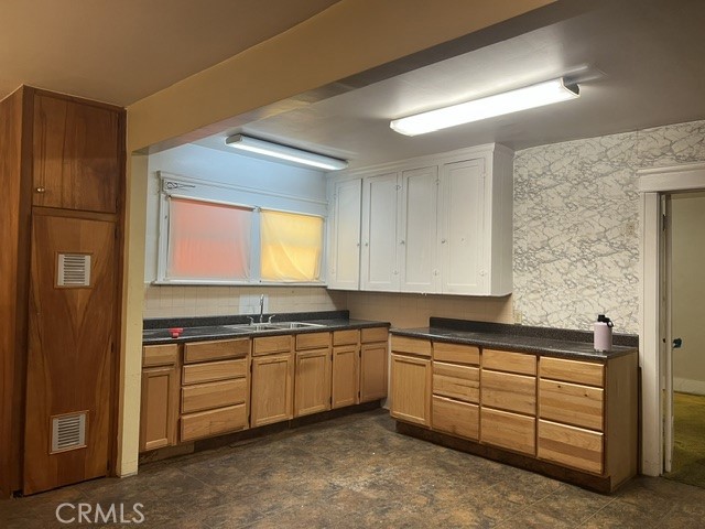 1763 W 42nd Property Photo 11