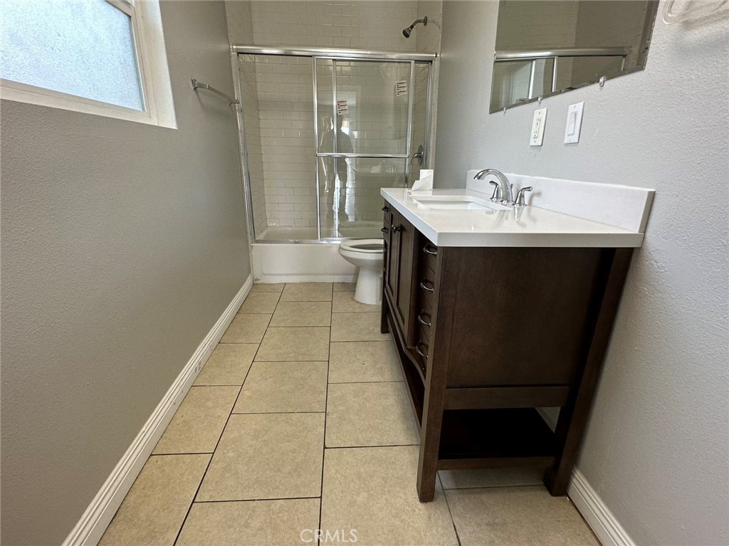 939 E D Street Property Photo 6