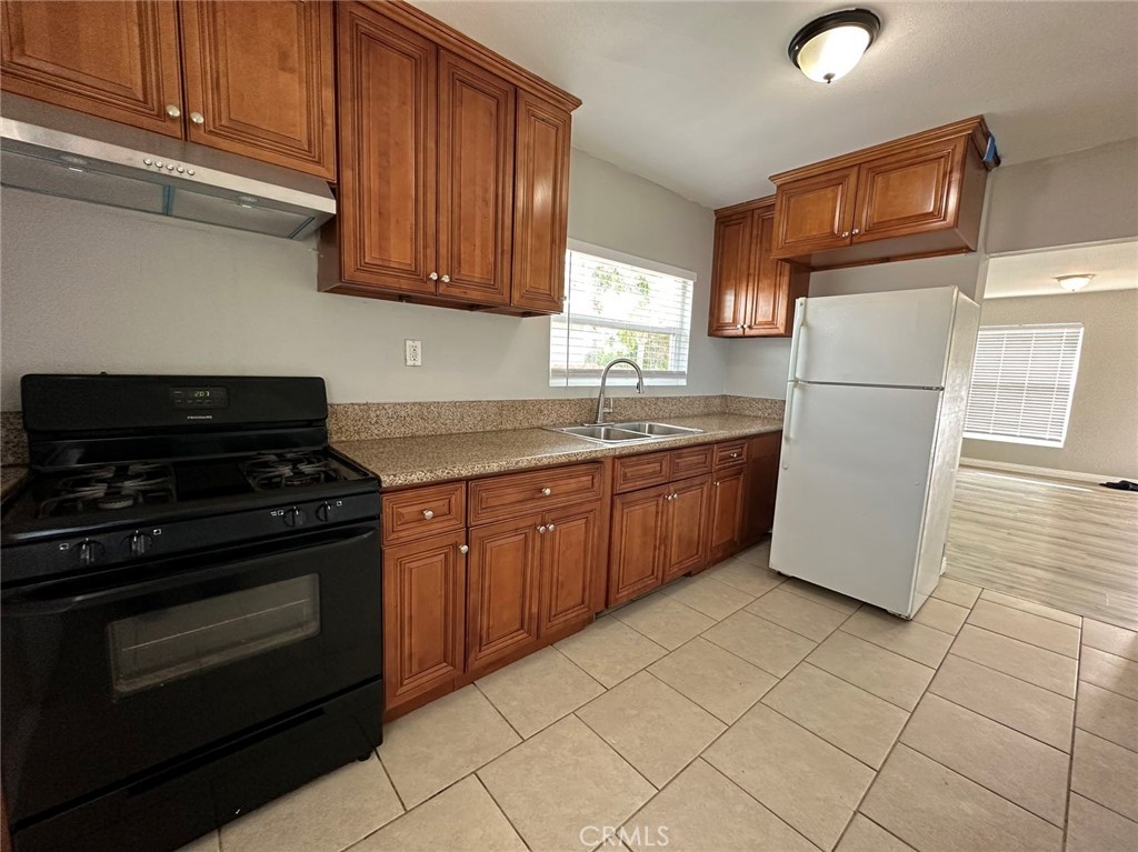 939 E D Street Property Photo 12