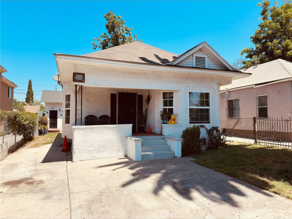 1261 E 48th Street Property Photo 4