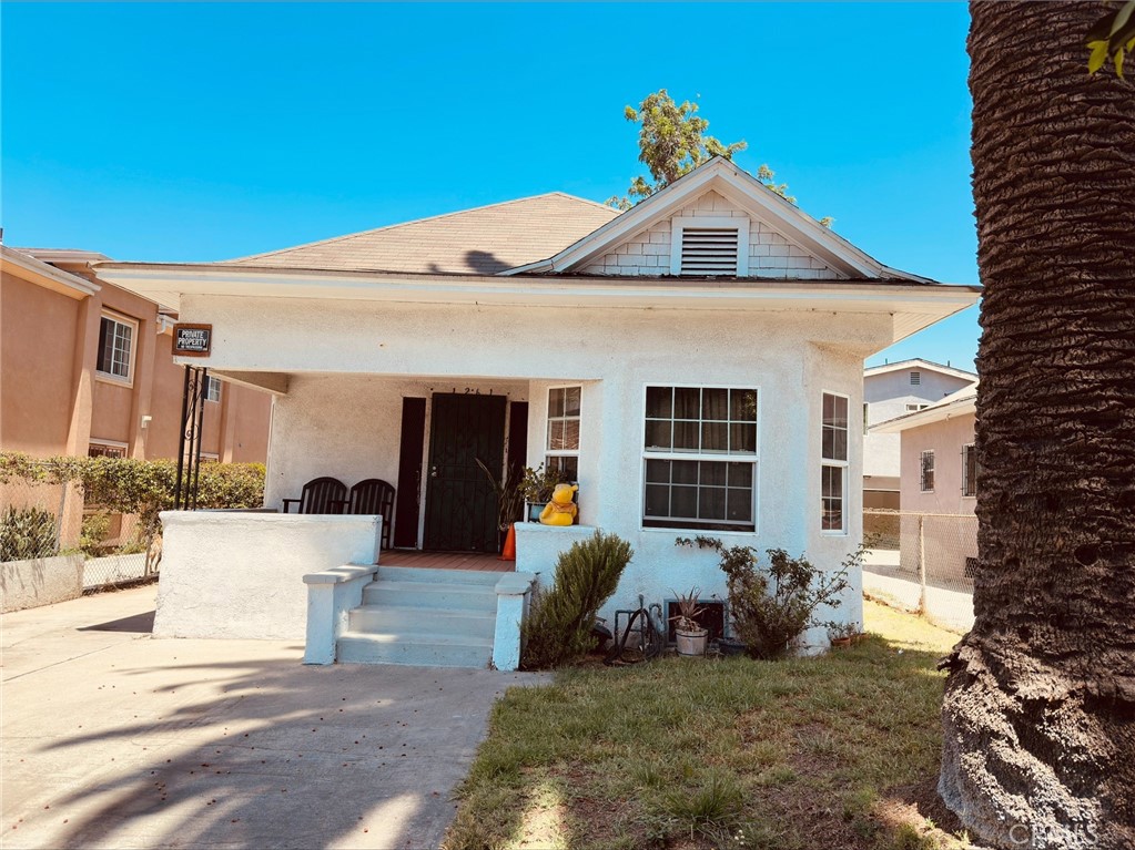 1261 E 48th Street Property Photo 5