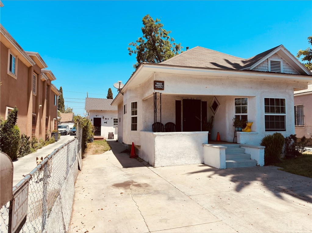 1261 E 48th Street Property Photo 6