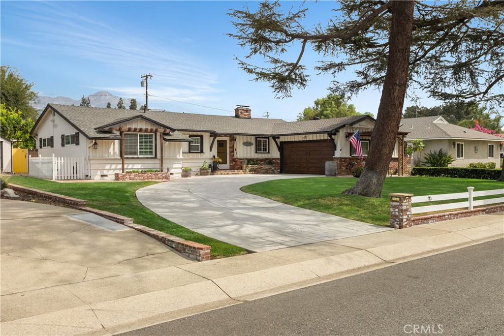 133 E Deodar St. Property Photo 3