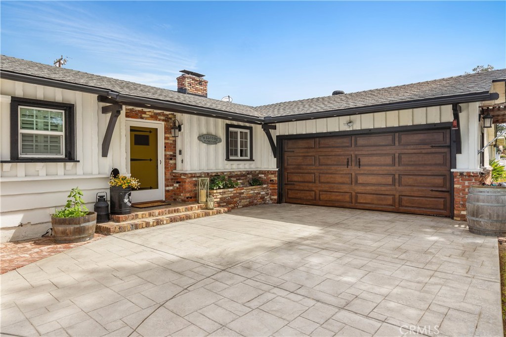 133 E Deodar St. Property Photo 9