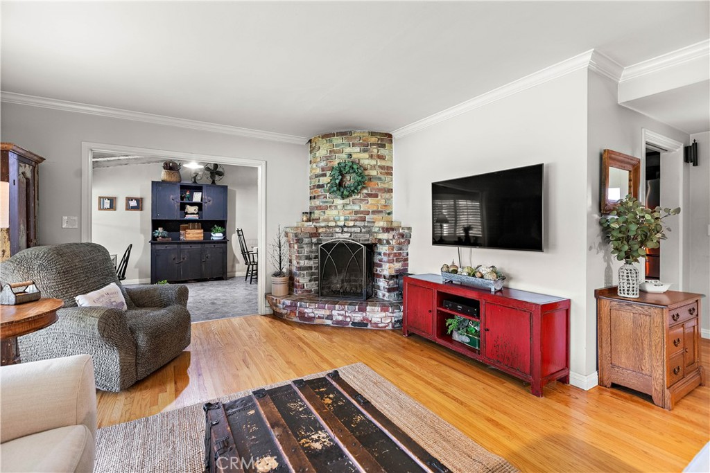 133 E Deodar St. Property Photo 12