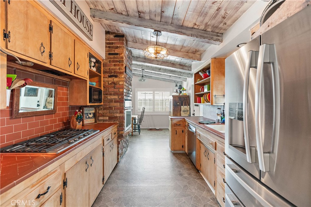 133 E Deodar St. Property Photo 14