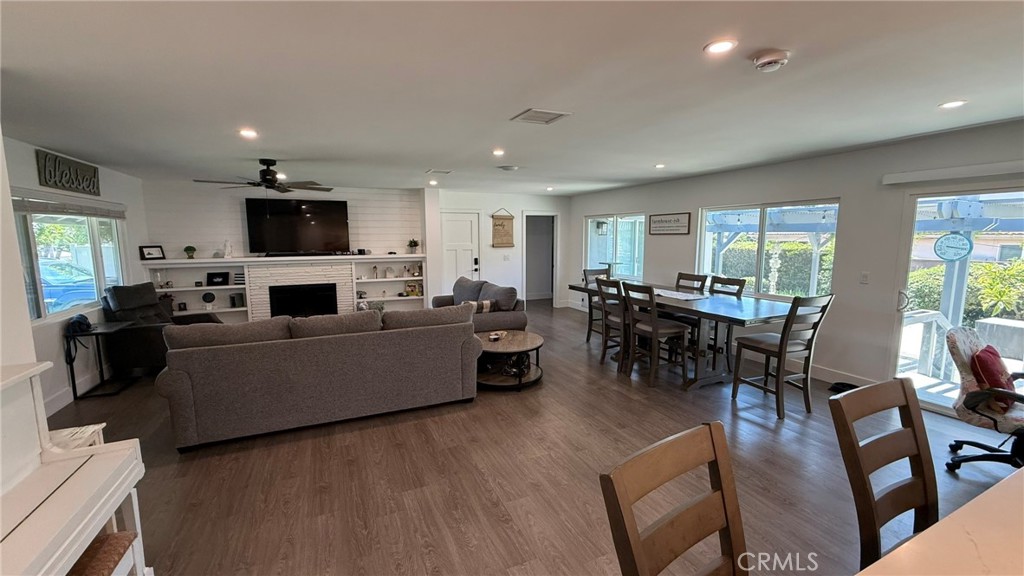 205 N Heathdale Property Photo 7
