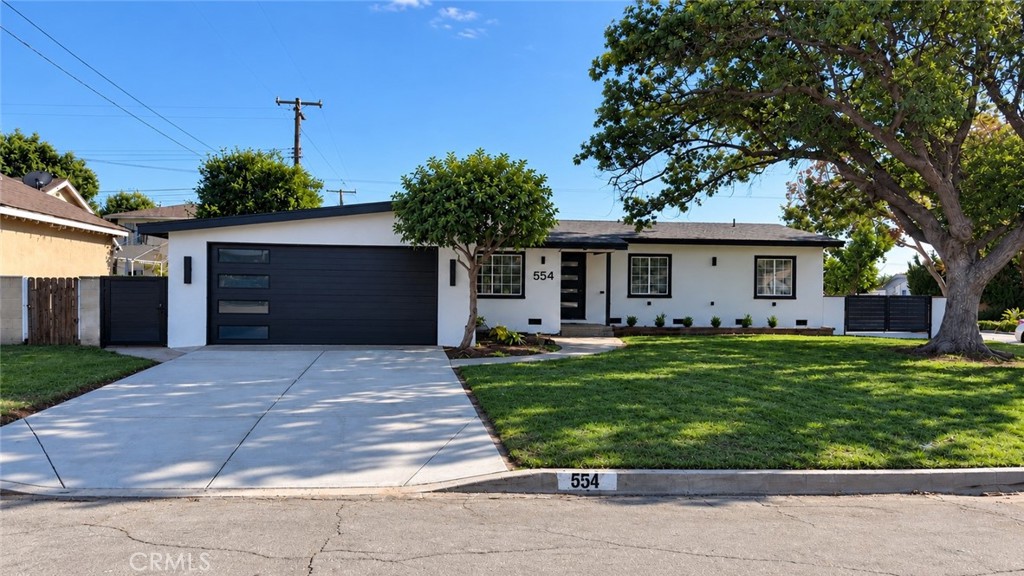 554 W Verness Street Property Photo 1