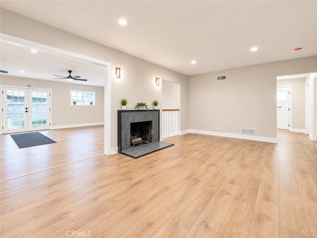 554 W Verness Street Property Photo 11