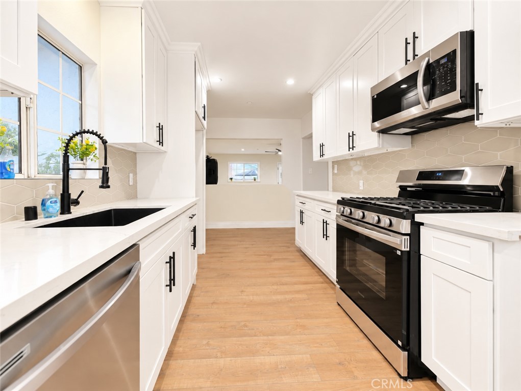 554 W Verness Street Property Photo 14
