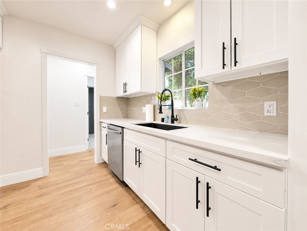 554 W Verness Street Property Photo 15