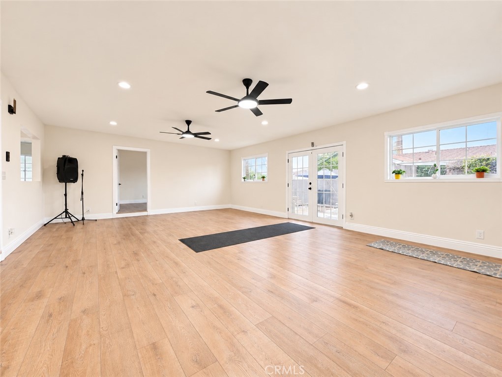 554 W Verness Street Property Photo 17