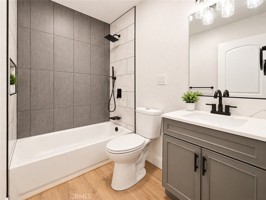 554 W Verness Street Property Photo 24