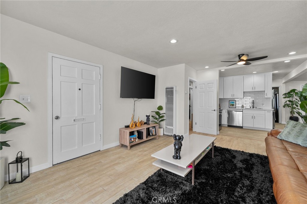 7941 Lemona Avenue Property Photo 3